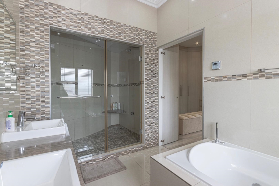 5 Bedroom Property for Sale in Sunset Beach Western Cape